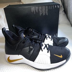 NikeiD basketball sneakers